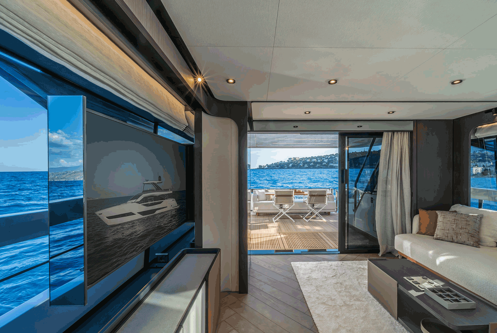 Ferretti Yachts 800 